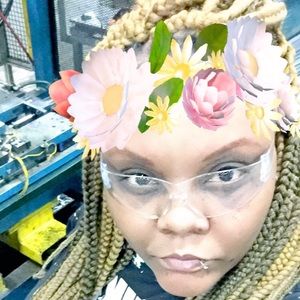 Meet your Posher, Myra